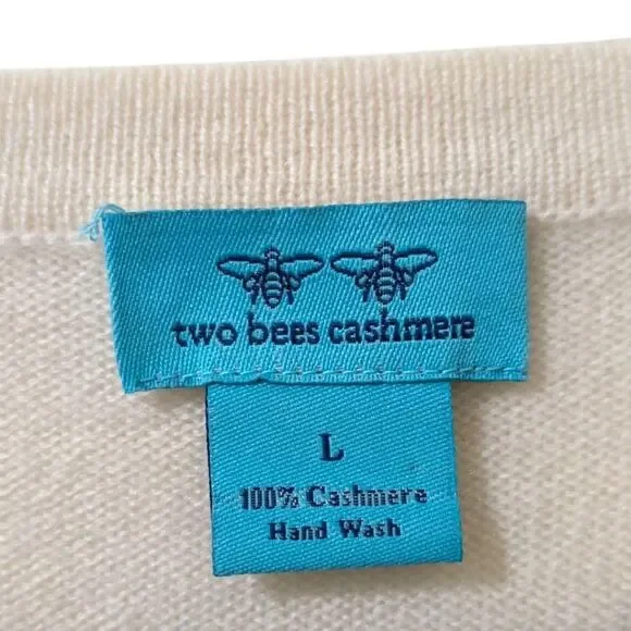 Two Bees Cashmere Star Stripe Intarsia Crewneck Lightweight Sweater Ivory & Red